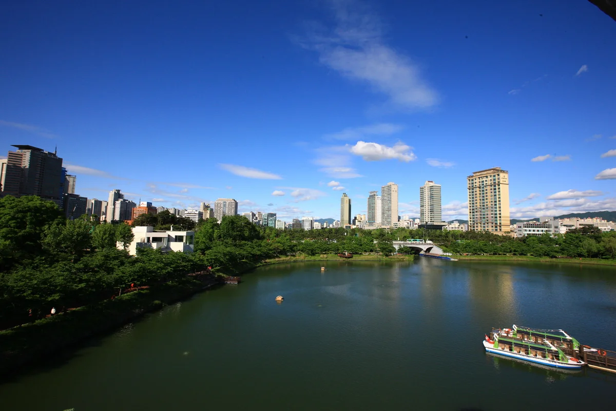 석촌호수벚꽃축제 - 석촌호수 여행